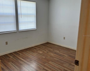 5026 Water Oak Drive - Photo Thumbnail 15