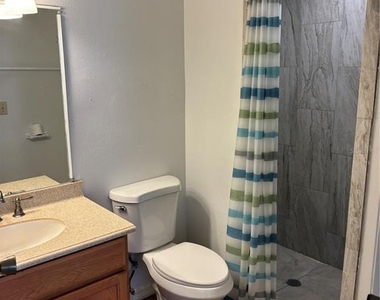 5026 Water Oak Drive - Photo Thumbnail 12