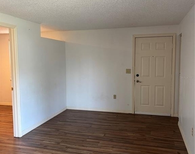 5026 Water Oak Drive - Photo Thumbnail 5