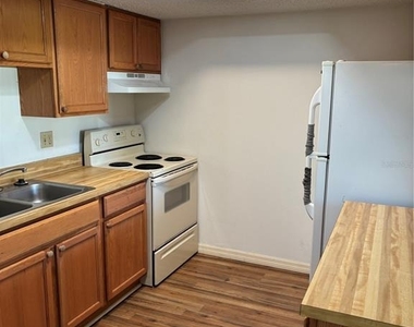 5026 Water Oak Drive - Photo Thumbnail 8