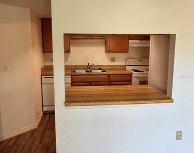 5026 Water Oak Drive - Photo Thumbnail 7