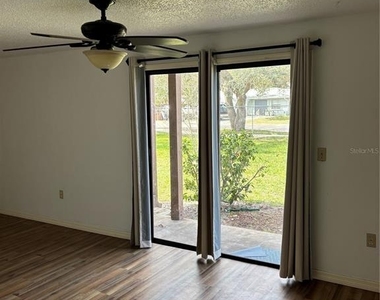 5026 Water Oak Drive - Photo Thumbnail 6