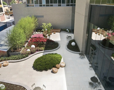 505 West 37th Street - Photo Thumbnail 3