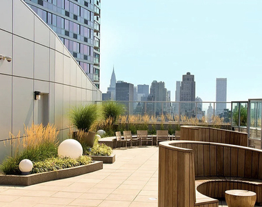 505 West 37th Street - Photo Thumbnail 5