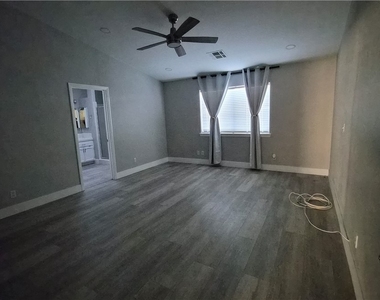 5271 Deanna Street - Photo Thumbnail 20