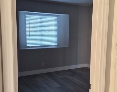 5271 Deanna Street - Photo Thumbnail 12
