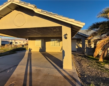 5271 Deanna Street - Photo Thumbnail 2