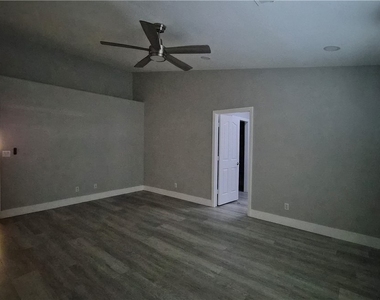 5271 Deanna Street - Photo Thumbnail 21