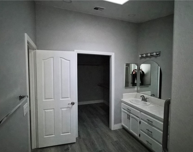 5271 Deanna Street - Photo Thumbnail 23