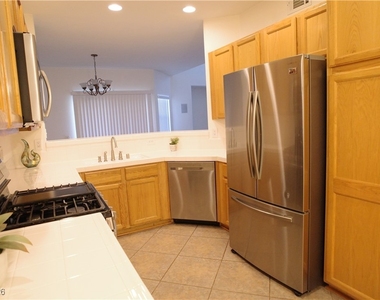 7450 S Eastern Avenue - Photo Thumbnail 5