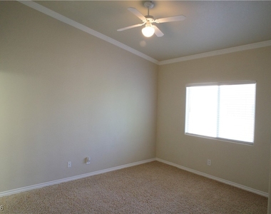 7450 S Eastern Avenue - Photo Thumbnail 20