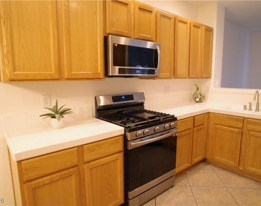 7450 S Eastern Avenue - Photo Thumbnail 4