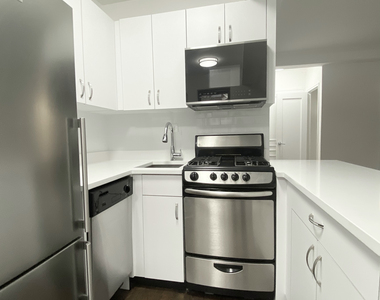 East 50th Street - Photo Thumbnail 2