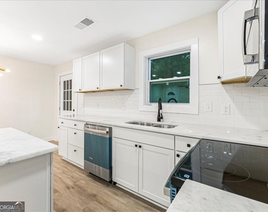 5794 Pinecrest Road - Photo Thumbnail 8