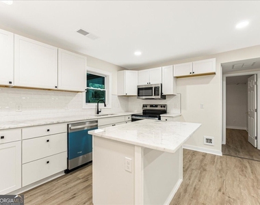 5794 Pinecrest Road - Photo Thumbnail 6