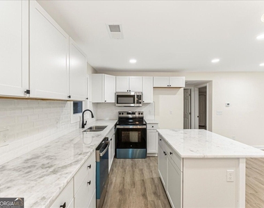 5794 Pinecrest Road - Photo Thumbnail 7