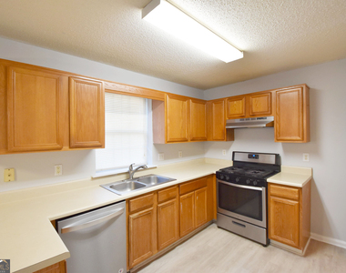 147 S Fairfield Drive - Photo Thumbnail 8