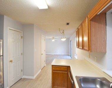 147 S Fairfield Drive - Photo Thumbnail 9