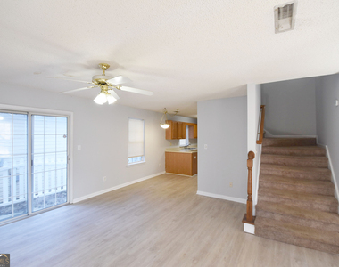 147 S Fairfield Drive - Photo Thumbnail 3