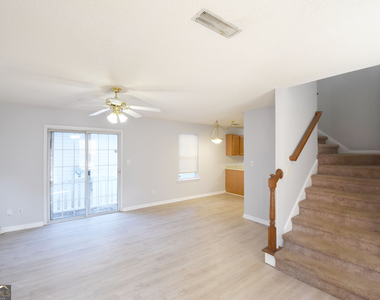 147 S Fairfield Drive - Photo Thumbnail 2