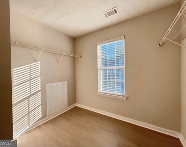 2751 Spence Court - Photo Thumbnail 45