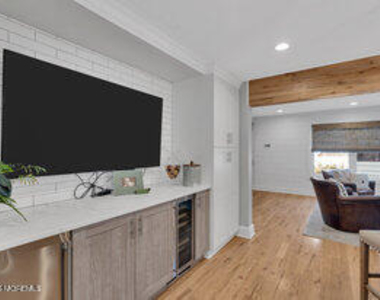 111 Sanborn Avenue - Photo Thumbnail 12