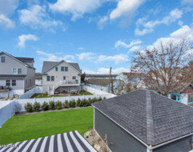111 Sanborn Avenue - Photo Thumbnail 27