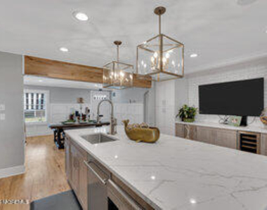 111 Sanborn Avenue - Photo Thumbnail 14