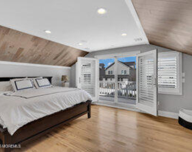 111 Sanborn Avenue - Photo Thumbnail 26