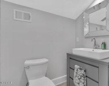 111 Sanborn Avenue - Photo Thumbnail 38
