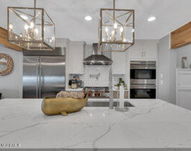 111 Sanborn Avenue - Photo Thumbnail 18