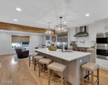 111 Sanborn Avenue - Photo Thumbnail 16