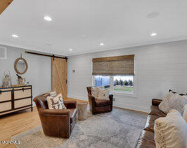 111 Sanborn Avenue - Photo Thumbnail 35