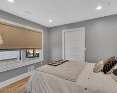 111 Sanborn Avenue - Photo Thumbnail 40