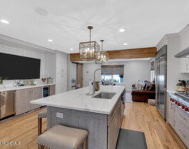 111 Sanborn Avenue - Photo Thumbnail 11