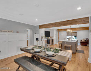 111 Sanborn Avenue - Photo Thumbnail 9
