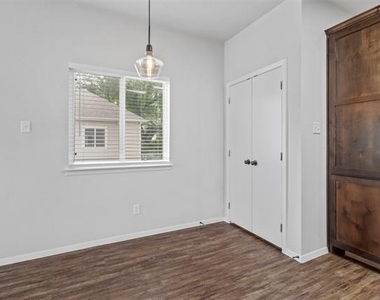 818 Rose Street - Photo Thumbnail 6