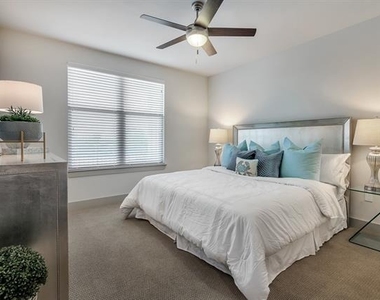 10550 N Central Expressway - Photo Thumbnail 4