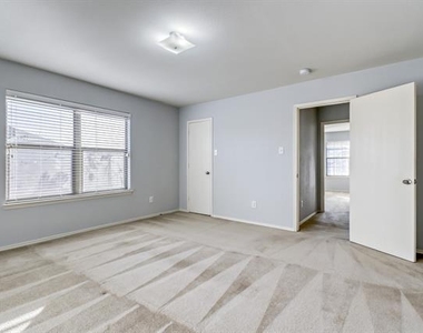 5832 Arena Circle - Photo Thumbnail 8