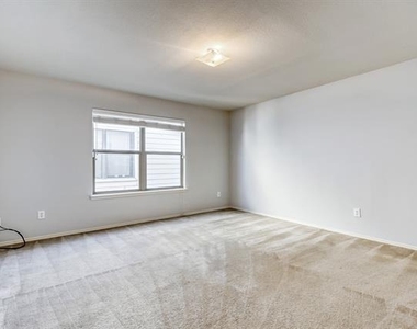 5832 Arena Circle - Photo Thumbnail 7