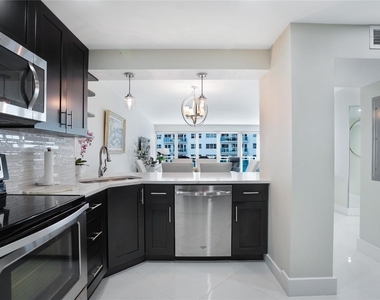 3430 Galt Ocean Drive - Photo Thumbnail 23