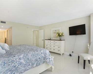 3430 Galt Ocean Drive - Photo Thumbnail 27