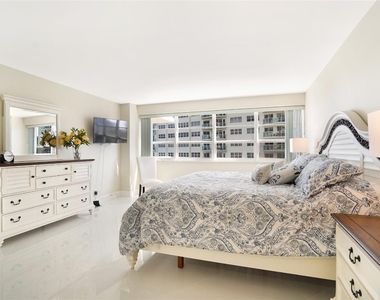 3430 Galt Ocean Drive - Photo Thumbnail 25