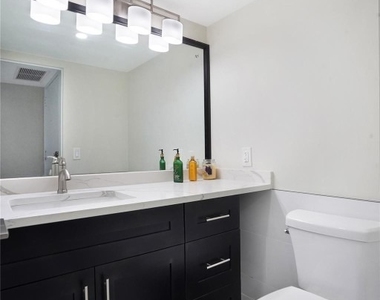 3430 Galt Ocean Drive - Photo Thumbnail 7