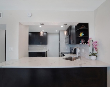 3430 Galt Ocean Drive - Photo Thumbnail 15