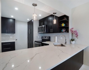 3430 Galt Ocean Drive - Photo Thumbnail 16