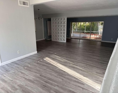 400 E Prima Vista Boulevard - Photo Thumbnail 4