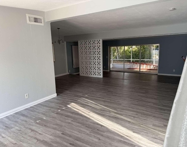 400 E Prima Vista Boulevard - Photo Thumbnail 2