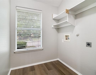 3690 Chestnut Trail - Photo Thumbnail 12