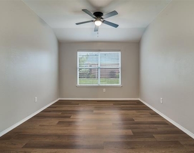 3690 Chestnut Trail - Photo Thumbnail 5